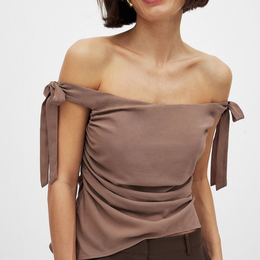 NA-KD - New Off Shoulder Tie Detail Top